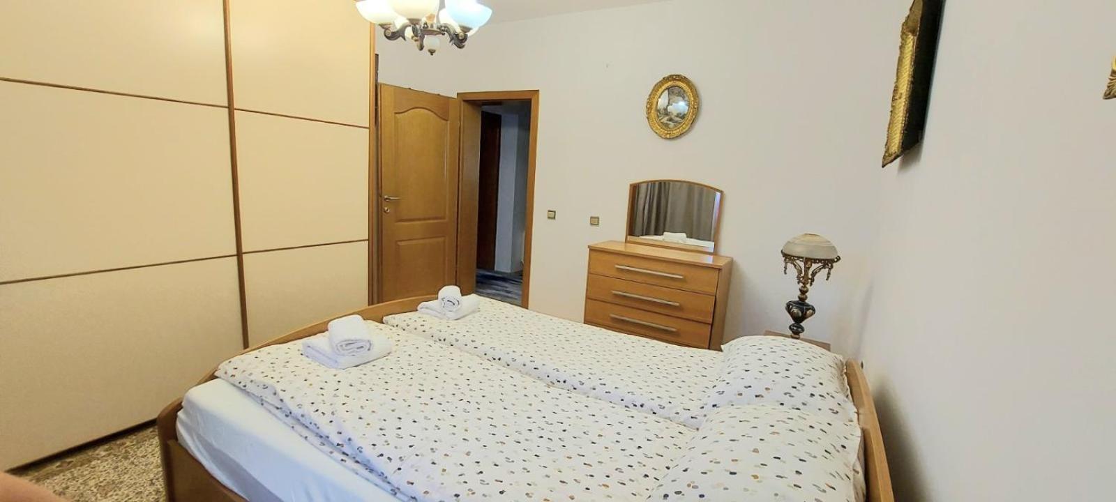Family Apartment With Garden Sarajevo Exteriör bild